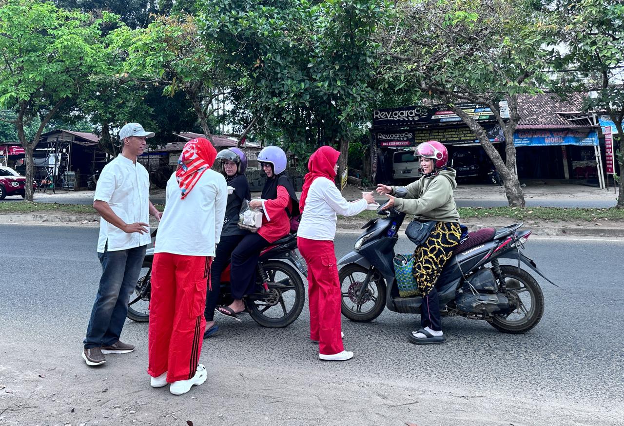 JMSI Lampung Bagikan Ratusan Nasi Kotak Setiap Jumat
