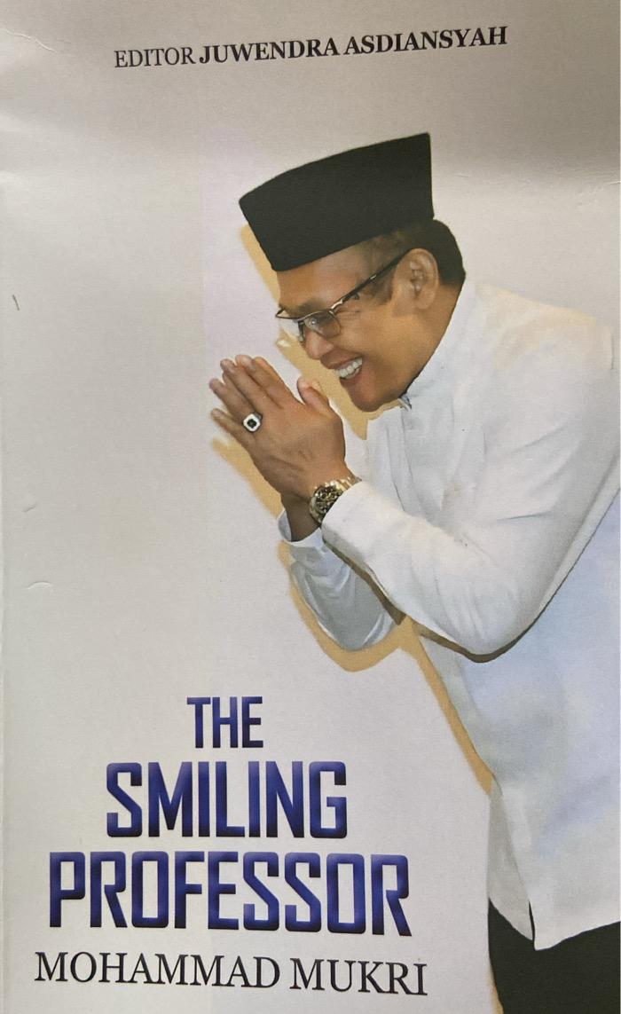 Kebuli Hangatkan Launching The Smiling Professor