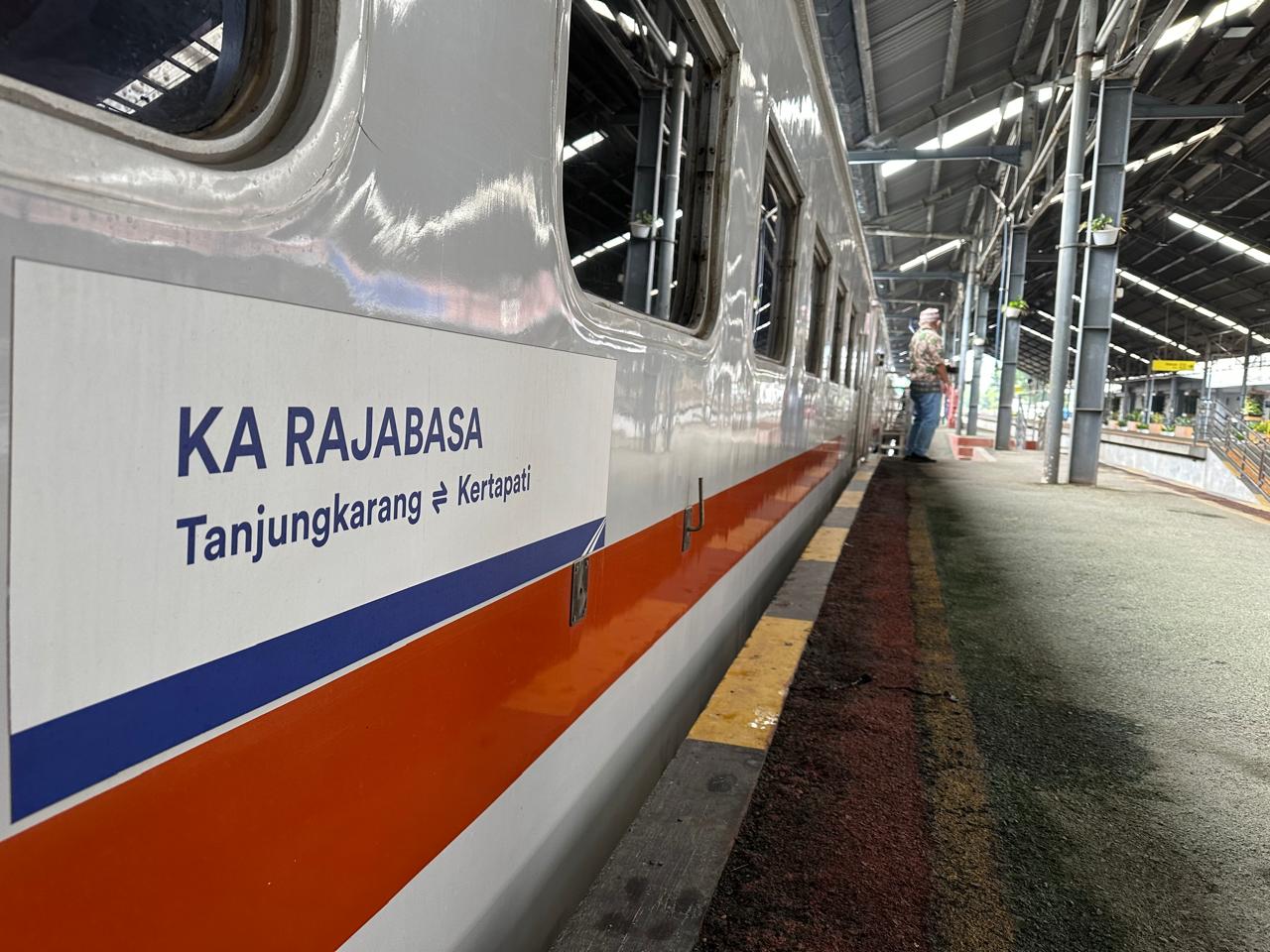 PT KAI Divre IV Tanjungkarang Sediakan 8.424 Kursi Tambahan untuk Angkutan Nataru 2024/25