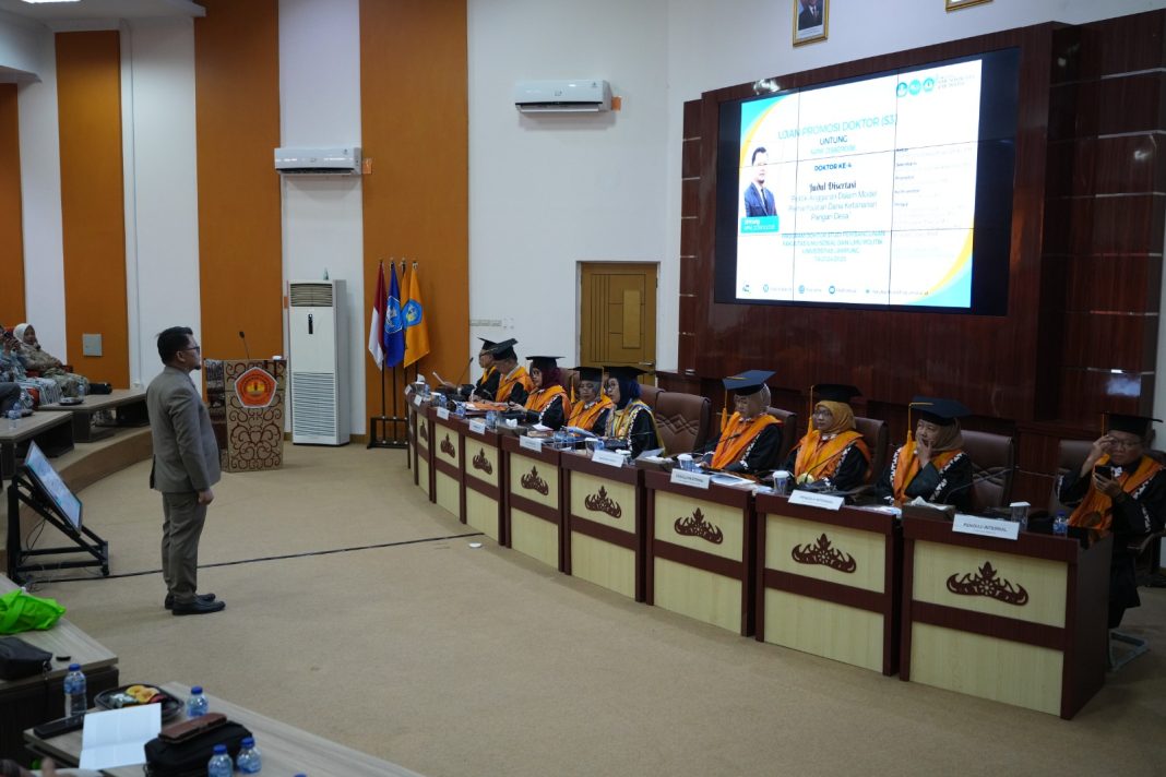 Untung Raih Gelar Doktor ke-4 Prodi Pembangunan FISIP Unila