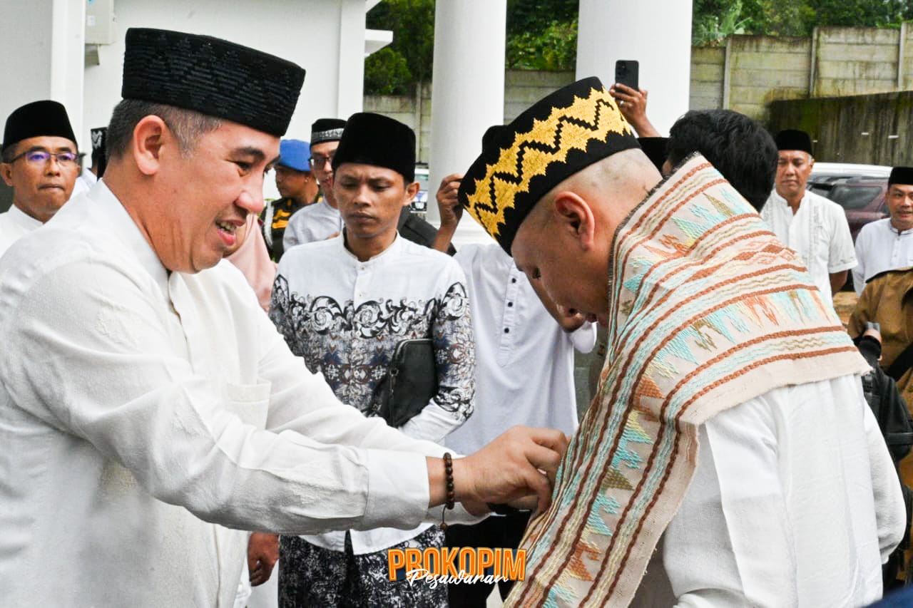 Gubernur Lampung Tebar Bantuan di Safari Ramadan Pesawaran