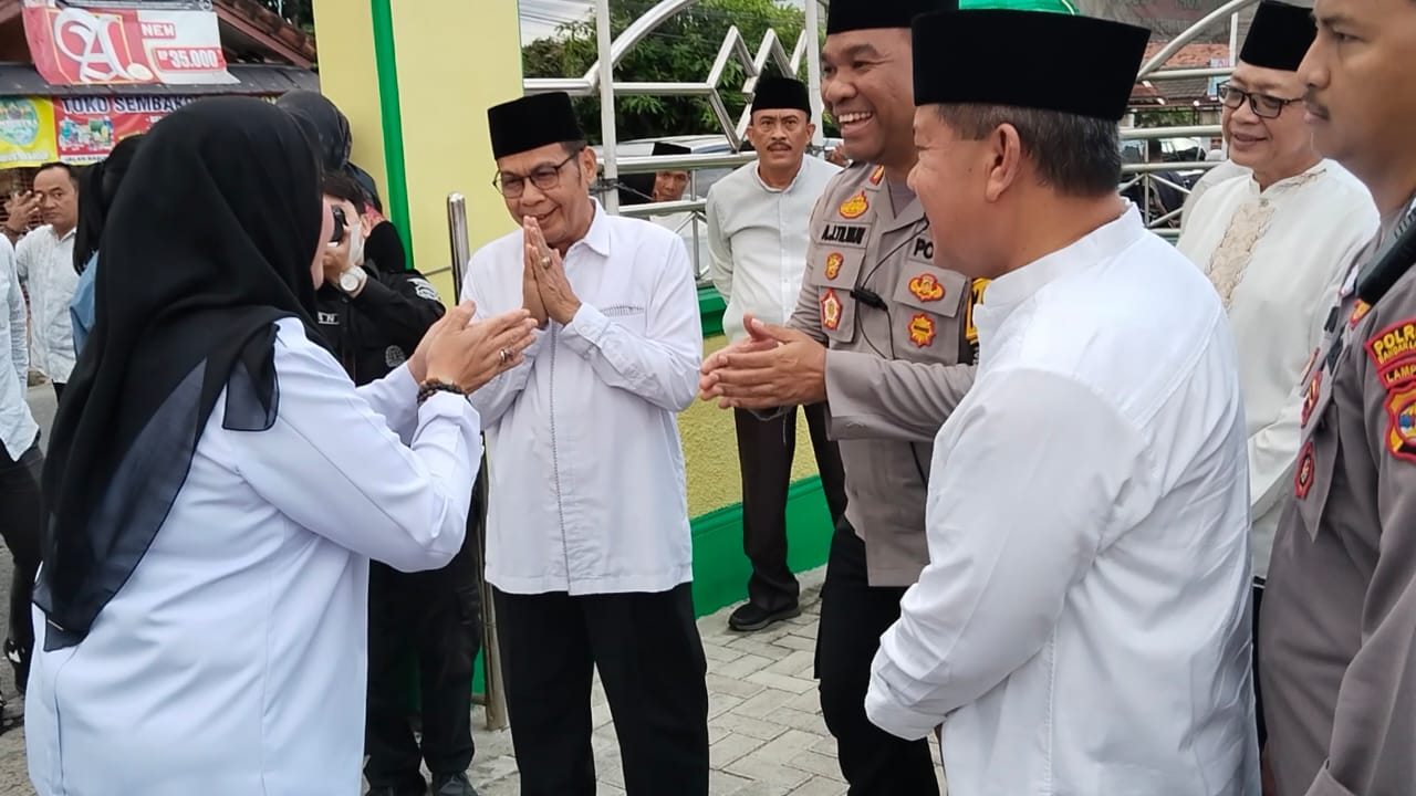 Wali Kota Eva Dwiana Sapa Warga Telukbetung Selatan dalam Safari Ramadan ke-12