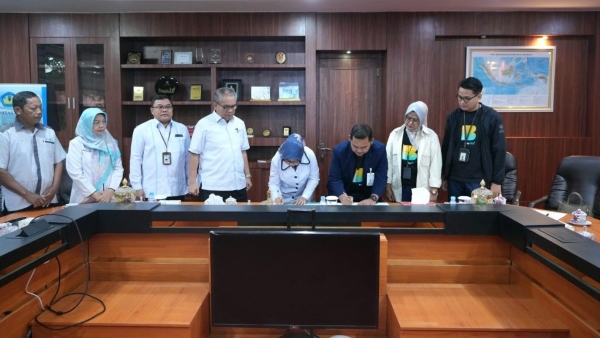 Perkuat Sinergi, BSI Serahkan Mobil Operasional ke Unila