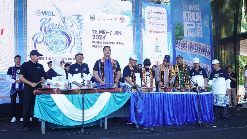 Pembukaan WSL Krui Pro 2024: Pesibar Jadi Pusat Perhatian Dunia