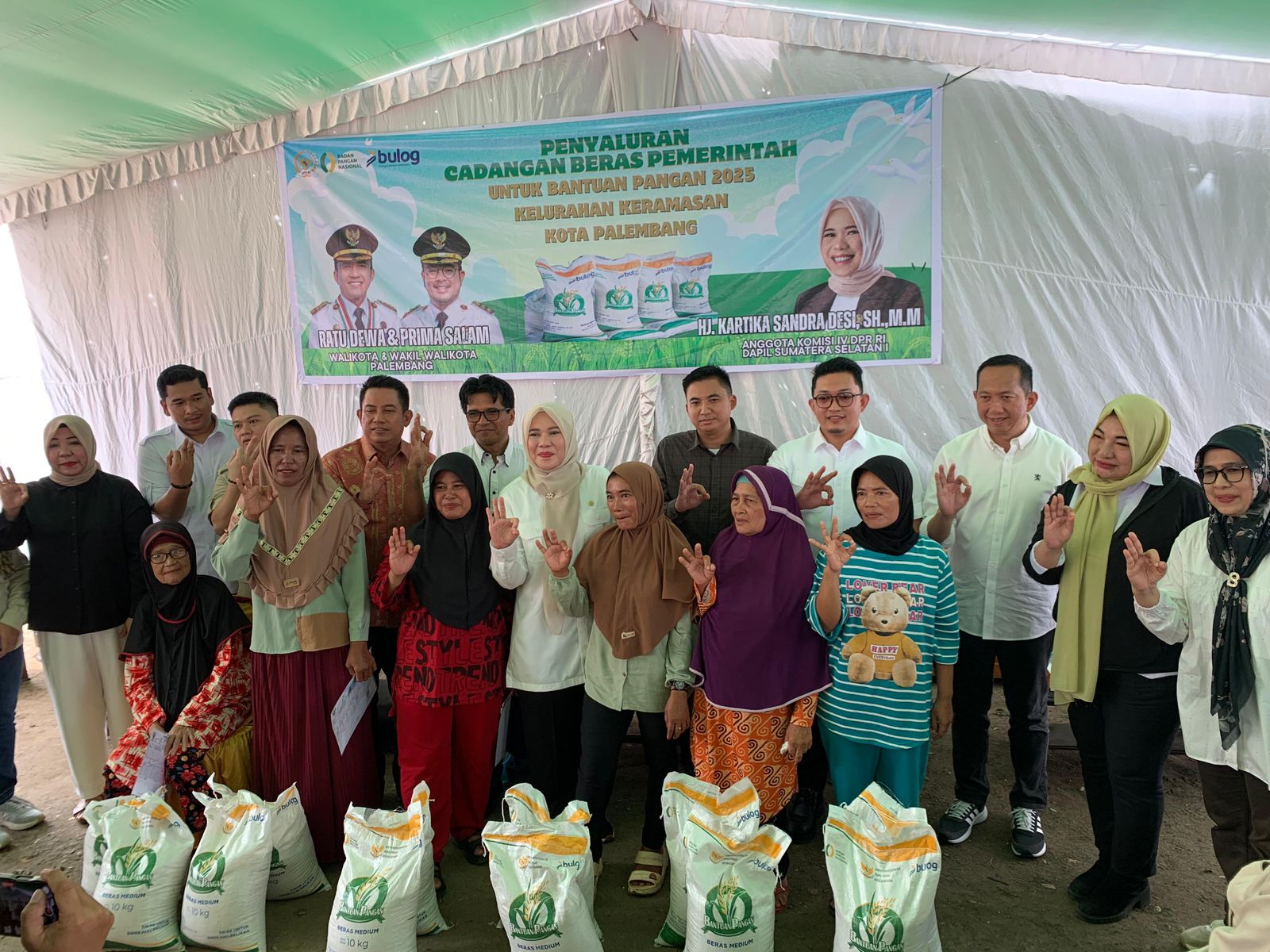 Ribuan Warga Kertapati Palembang Terima Bantuan Beras Cadangan Pemerintah 2025