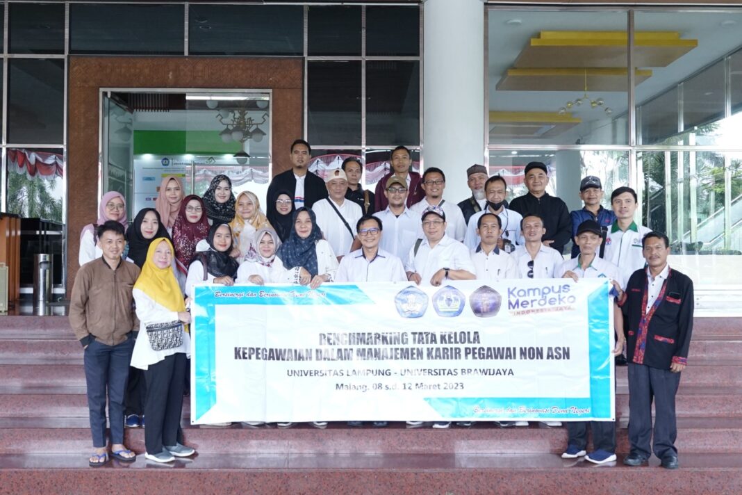 Warek Universitas Lampung BUK Lepas Tim Kepegawaian Benchmarking Ke UB