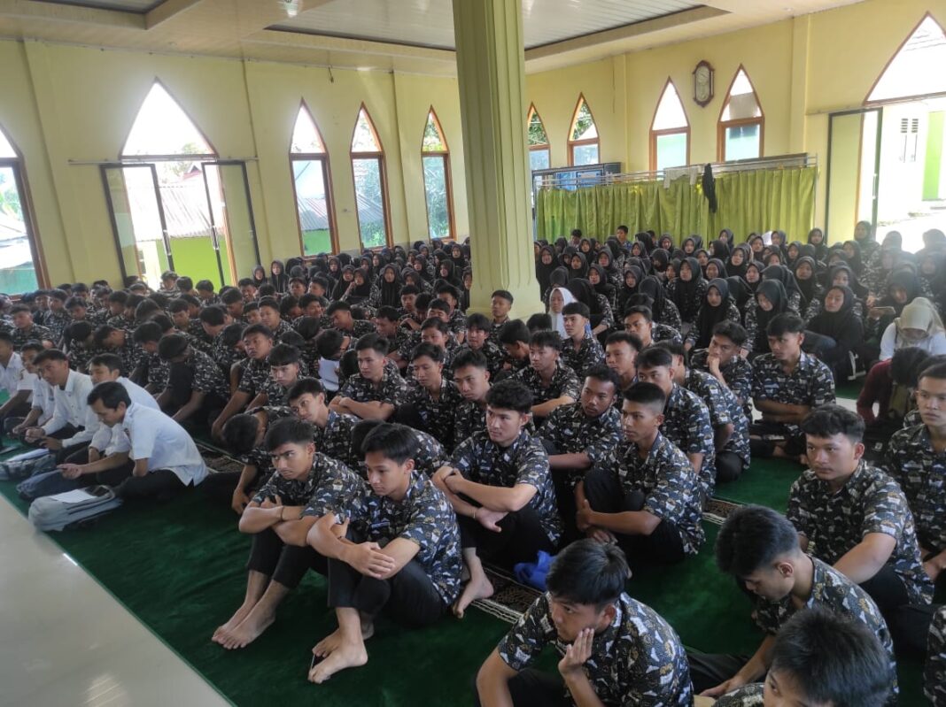 Unila Sosialisasi PMB SNBP Serta SNBT di SMAN 1 Liwa, Lampung Barat
