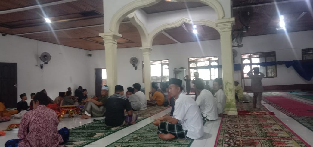 Tradisi Ngajalang Betung Menyambut Ramadan di Pekon Waysindi Hanuan
